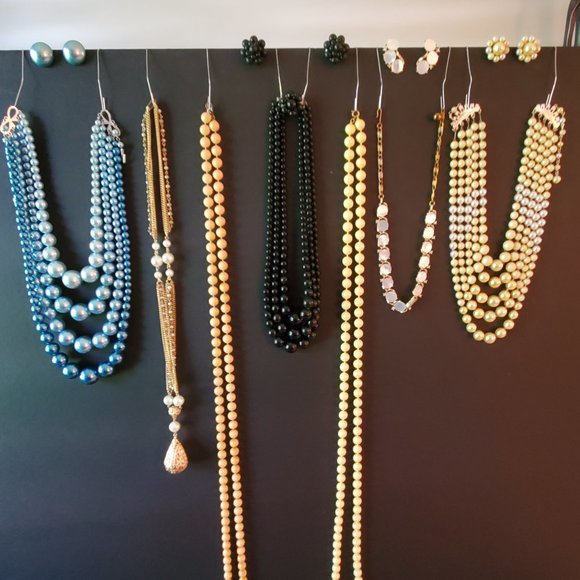 Large Collection of Vintage Costume Jewelry - Picture 2 of 7